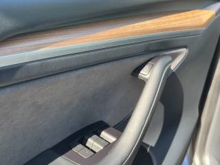 TESLA Model Y usata, con Fari Xenon