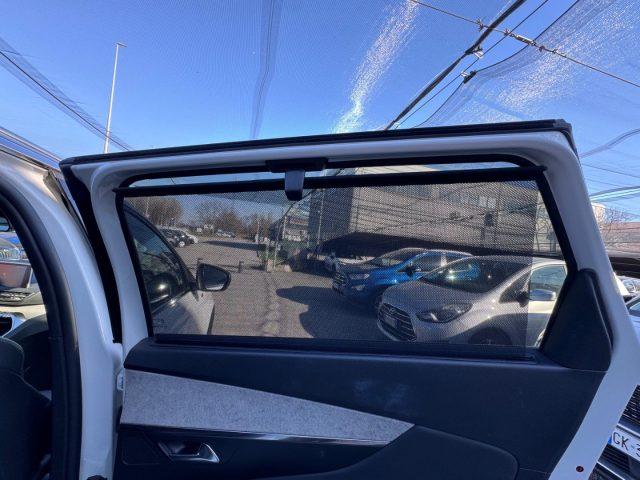 PEUGEOT 5008 usata, con Vetri oscurati