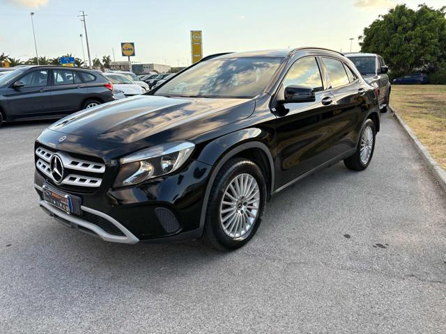 MERCEDES-BENZ GLA 200 usata, con Airbag