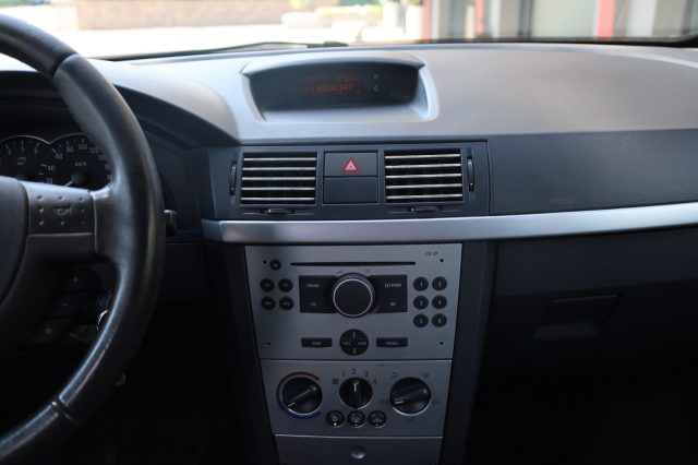 OPEL Meriva usata, con MP3