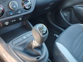 HYUNDAI i10 usata, con Sensori di parcheggio posteriori