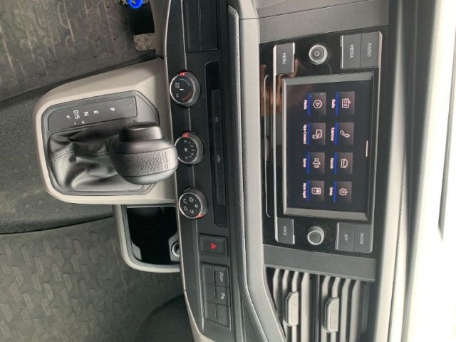 VOLKSWAGEN Transporter usata, con Touch screen