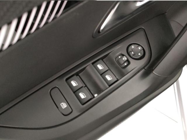 PEUGEOT 2008 usata, con Sedile posteriore sdoppiato