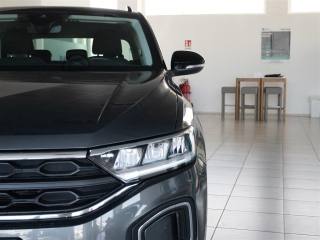 VOLKSWAGEN T-Roc usata, con USB
