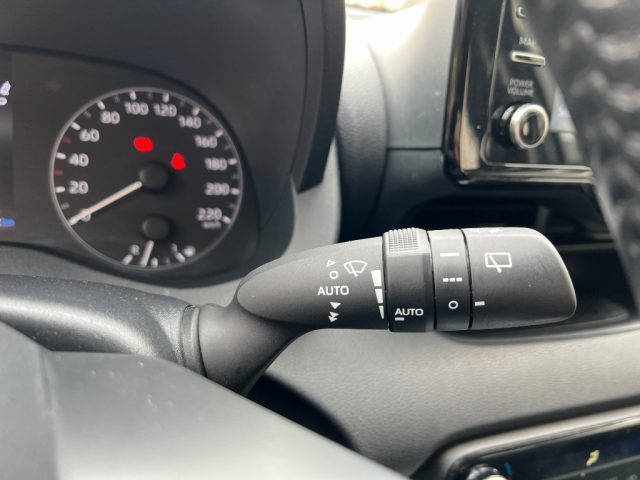 TOYOTA Yaris usata 20
