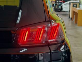 PEUGEOT 5008 usata, con Sedile posteriore sdoppiato