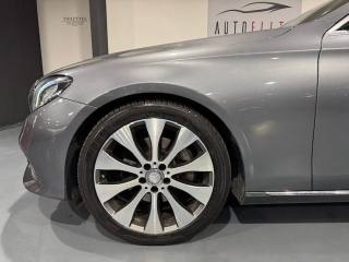 MERCEDES-BENZ E 220 usata, con Luci diurne LED