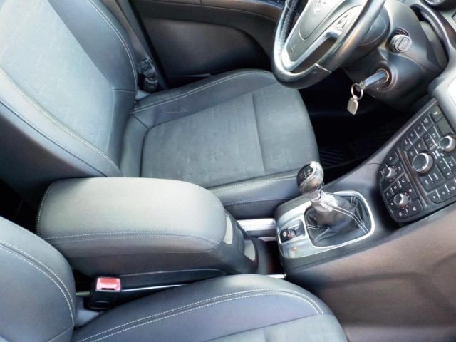 OPEL Meriva usata, con USB