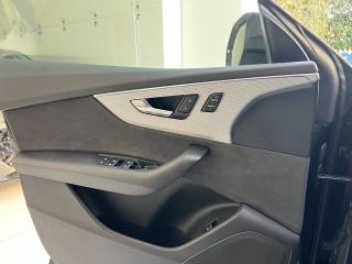 AUDI Q8 usata, con Autoradio digitale