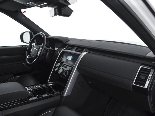 LAND ROVER Discovery usata 2