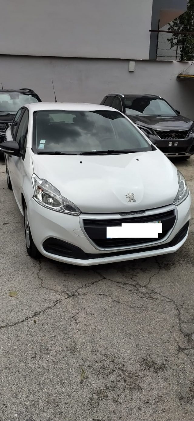 PEUGEOT 208 usata, con Autoradio