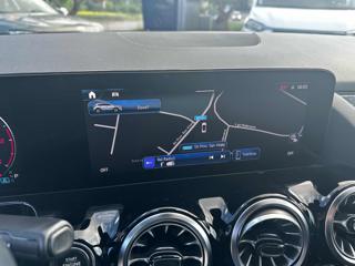MERCEDES-BENZ GLA 200 usata, con Park Distance Control