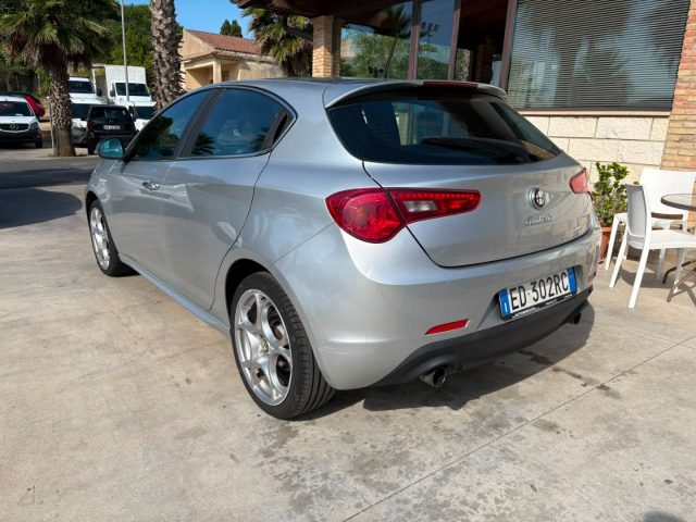 ALFA ROMEO Giulietta usata, con Autoradio