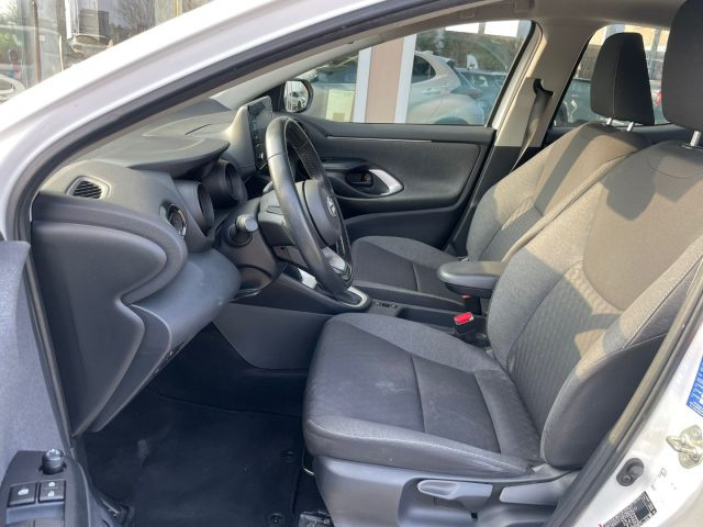 TOYOTA Yaris usata, con Bracciolo