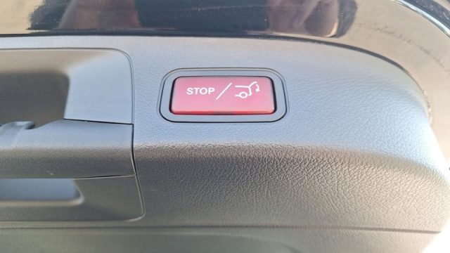 MERCEDES-BENZ GLA 200 usata, con ESP