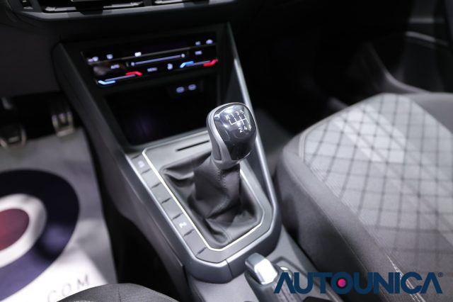 VOLKSWAGEN Taigo usata, con Vivavoce