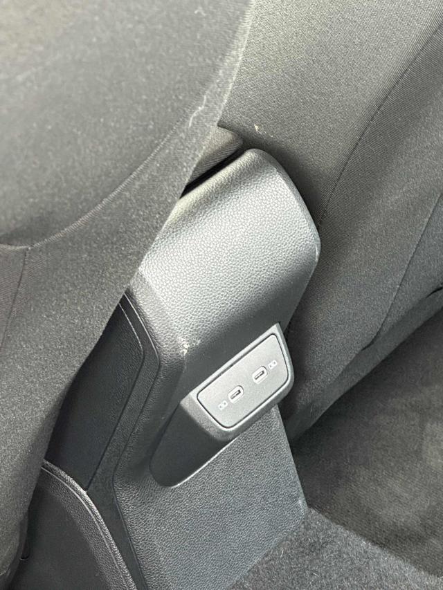 VOLKSWAGEN Taigo usata, con Autoradio digitale