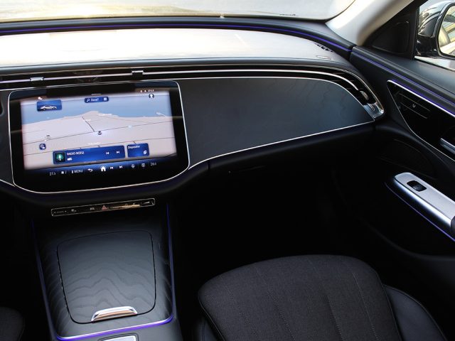 MERCEDES-BENZ E 220 usata, con Servosterzo