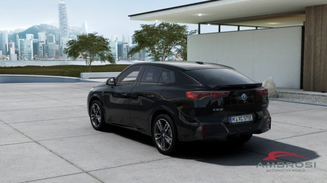 BMW iX2 usata 1