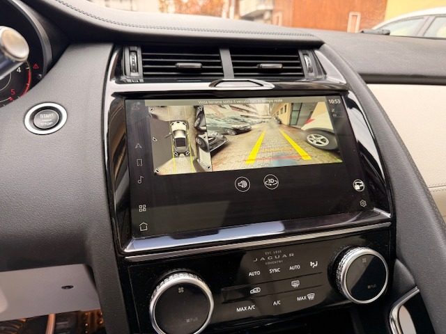 JAGUAR E-Pace usata, con Fari Xenon