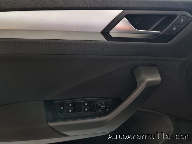 VOLKSWAGEN T-Roc usata, con Touch screen
