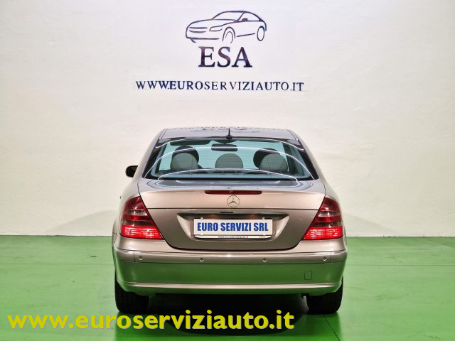 MERCEDES-BENZ E 320 usata, con Controllo trazione