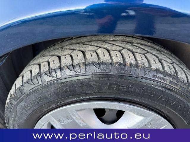 TOYOTA Yaris usata, con Lettore CD