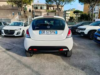 LANCIA Ypsilon usata, con Autoradio