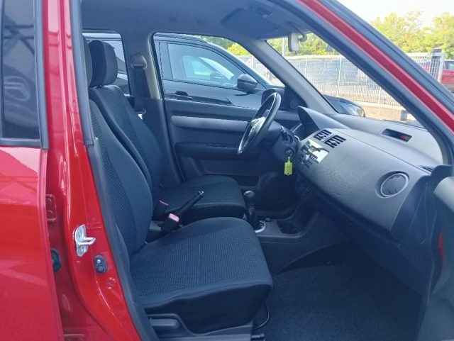 SUZUKI Swift usata, con Sedile posteriore sdoppiato