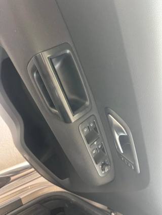 VOLKSWAGEN Amarok usata, con Airbag testa