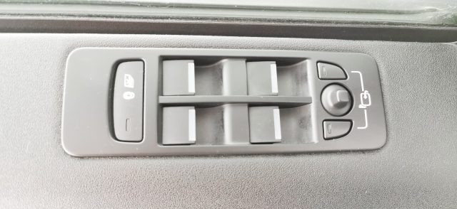 LAND ROVER Discovery Sport usata 48