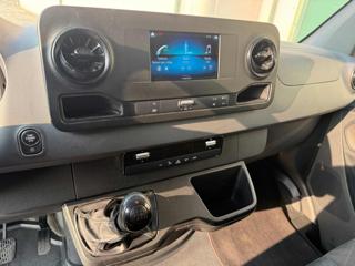 MERCEDES-BENZ Sprinter usata, con Touch screen