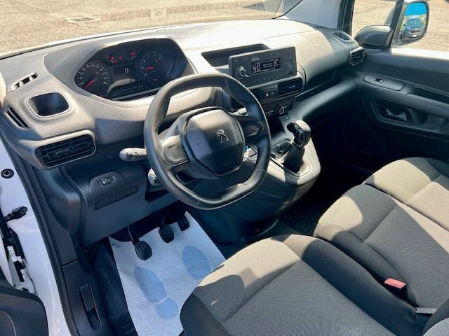PEUGEOT Partner usata, con Specchietti laterali elettrici