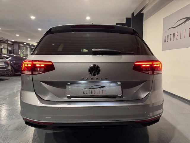 VOLKSWAGEN Passat Variant usata, con Autoradio