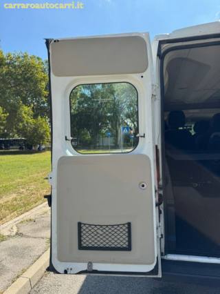 PEUGEOT Boxer usata, con Hill holder
