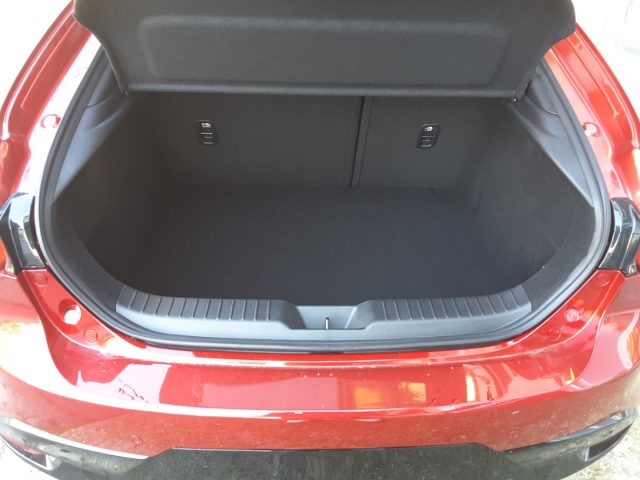 MAZDA 3 usata, con USB