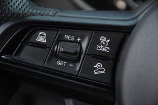 ALFA ROMEO Stelvio usata, con Autoradio digitale