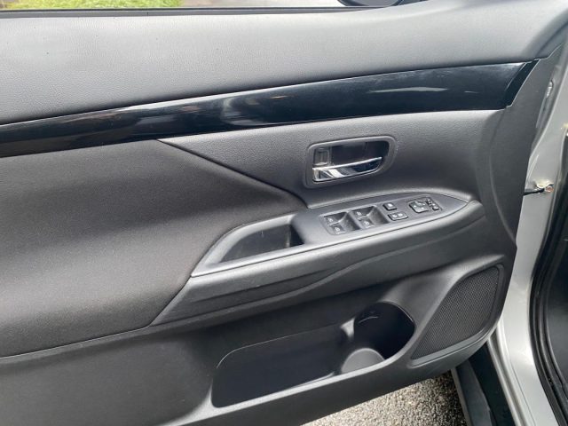 MITSUBISHI Outlander usata, con Climatizzatore