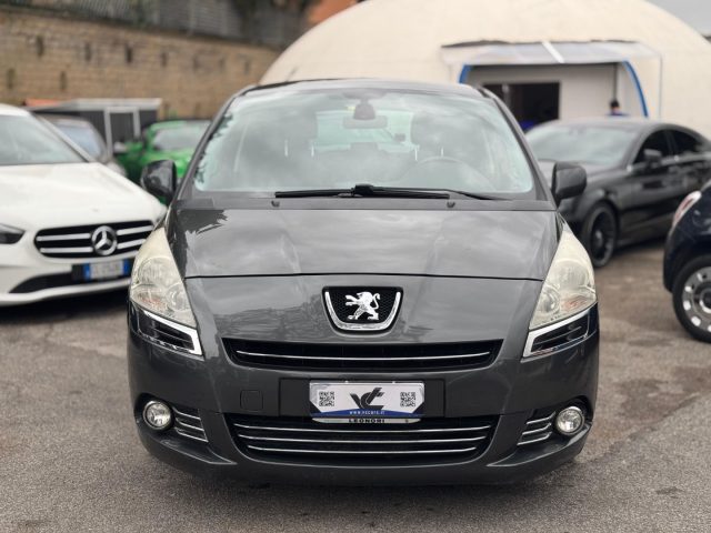 PEUGEOT 5008 usata, con Airbag