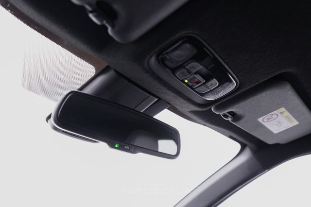 TOYOTA Yaris Cross usata, con Fari LED