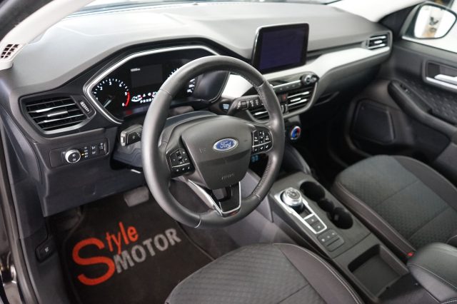 FORD Kuga usata, con Sensori di parcheggio anteriori