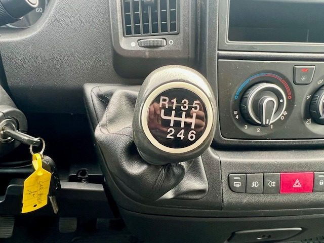 PEUGEOT Boxer usata, con Bracciolo