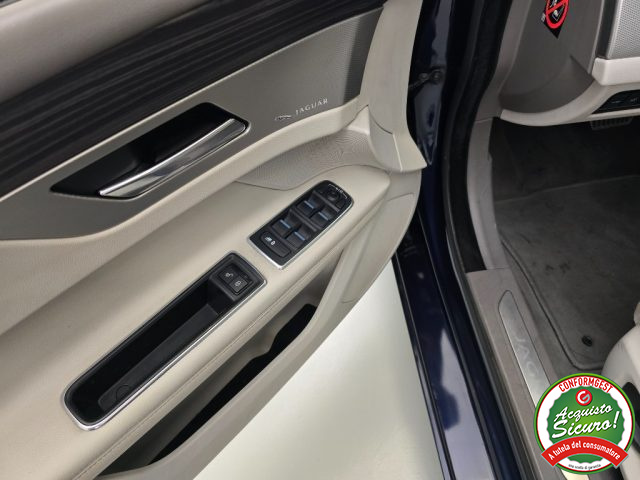 JAGUAR XF usata, con Specchietti laterali elettrici