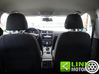 VOLKSWAGEN Golf usata, con USB