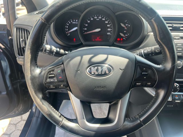 KIA Rio usata, con Sedile posteriore sdoppiato