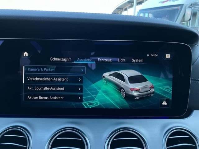 MERCEDES-BENZ E 220 usata, con ESP