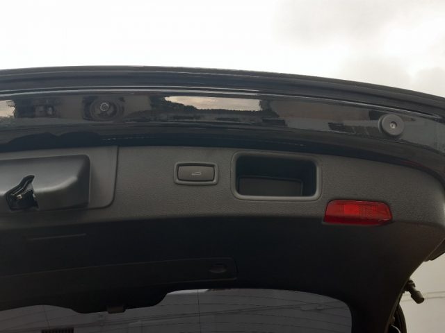 PORSCHE Macan usata, con USB