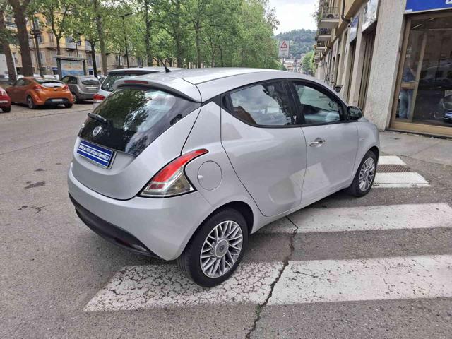 LANCIA Ypsilon usata, con Autoradio