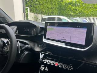 PEUGEOT 2008 usata, con Volante multifunzione