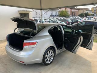 TOYOTA Avensis usata, con Cerchi in lega